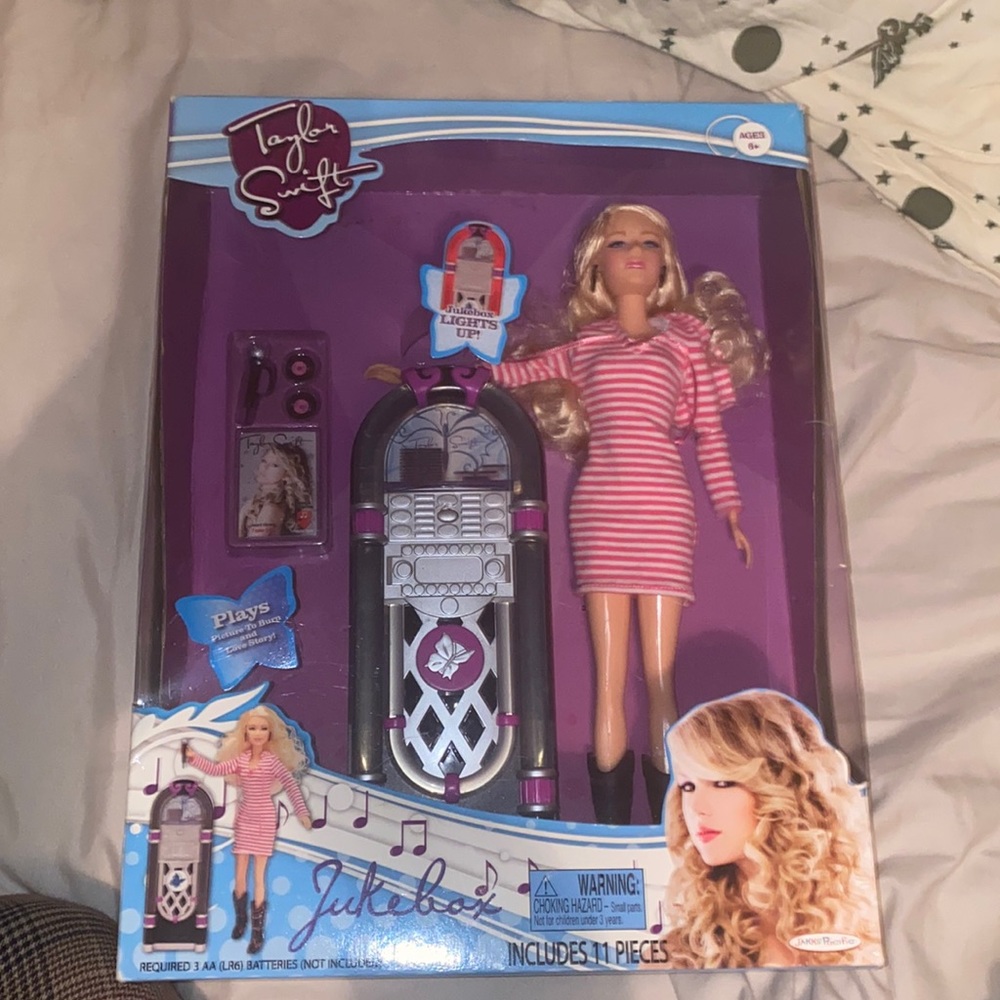 *UPDATED LISTING* Taylor Swift Jukebox Fearless Barbie Jakks Pacific Doll
